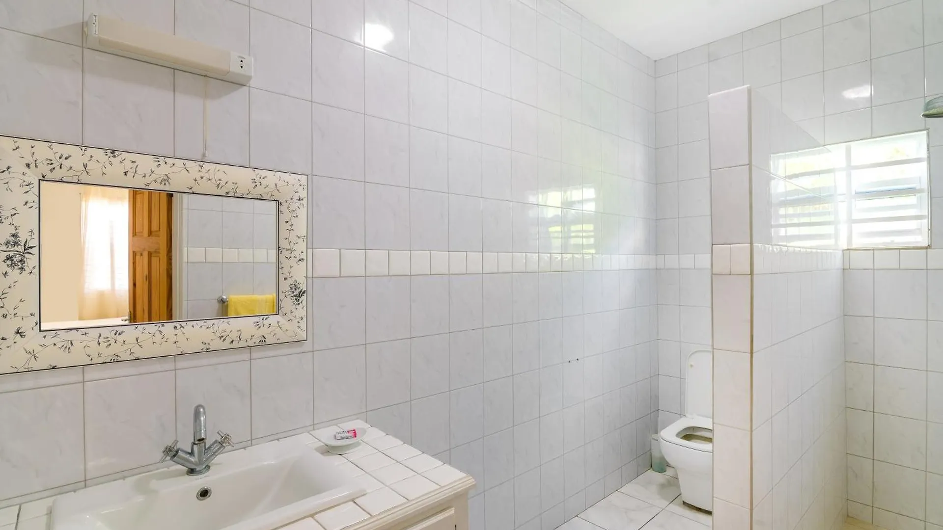 Woburn Villas St. George's 0*,  Grenada